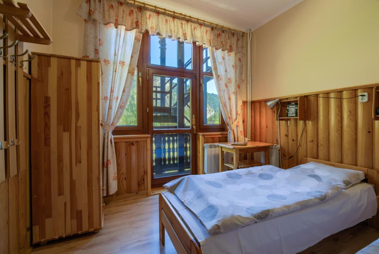 Schronisko Pttk Trzy Korony Bed & Breakfast Sromowce Niżne Eksteriør bilde