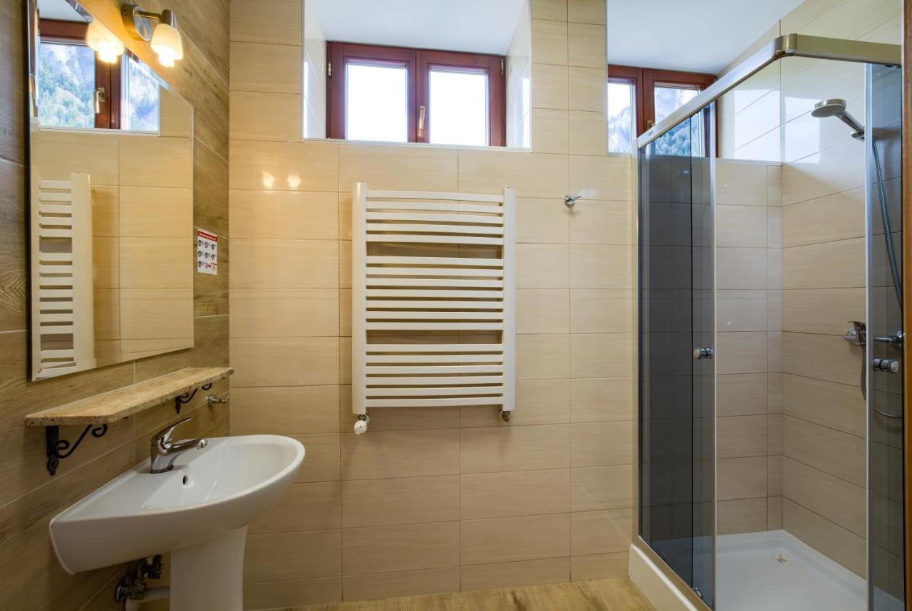 Schronisko Pttk Trzy Korony Bed & Breakfast Sromowce Niżne Eksteriør bilde