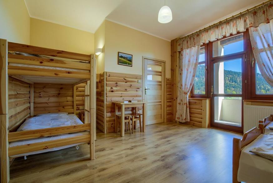 Schronisko Pttk Trzy Korony Bed & Breakfast Sromowce Niżne Eksteriør bilde