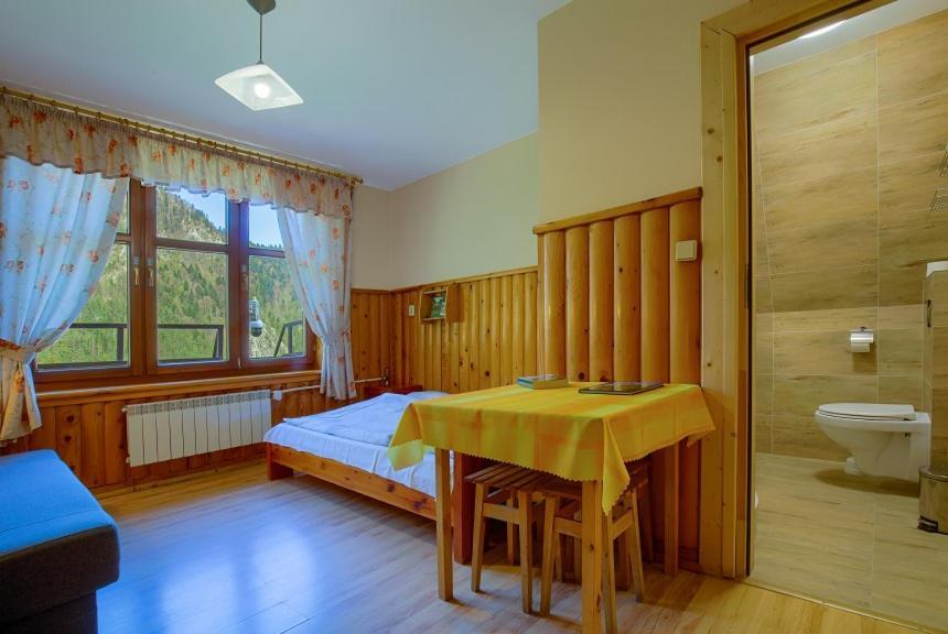 Schronisko Pttk Trzy Korony Bed & Breakfast Sromowce Niżne Eksteriør bilde