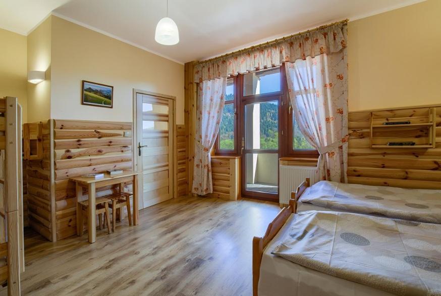 Schronisko Pttk Trzy Korony Bed & Breakfast Sromowce Niżne Eksteriør bilde